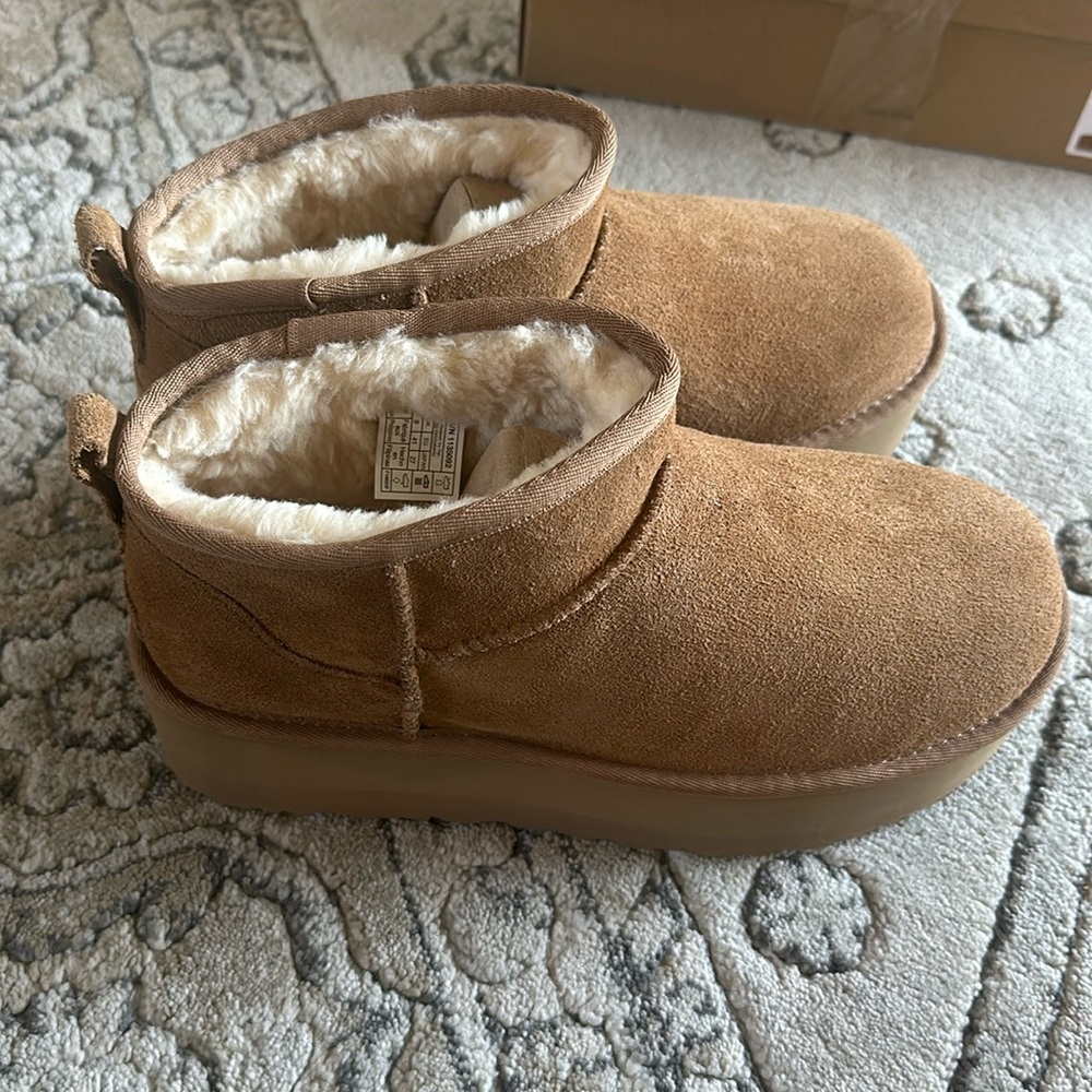 UGG Classic Ultra Mini Platform